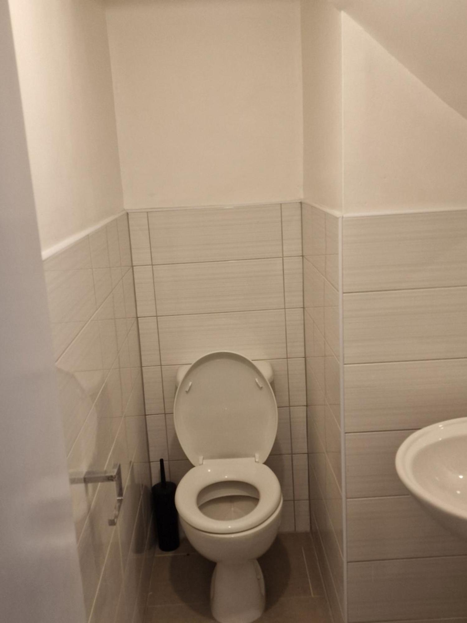 D Elmdon Homestay Shared 4 Bedrooms เบอร์มิงแฮม ภายนอก รูปภาพ