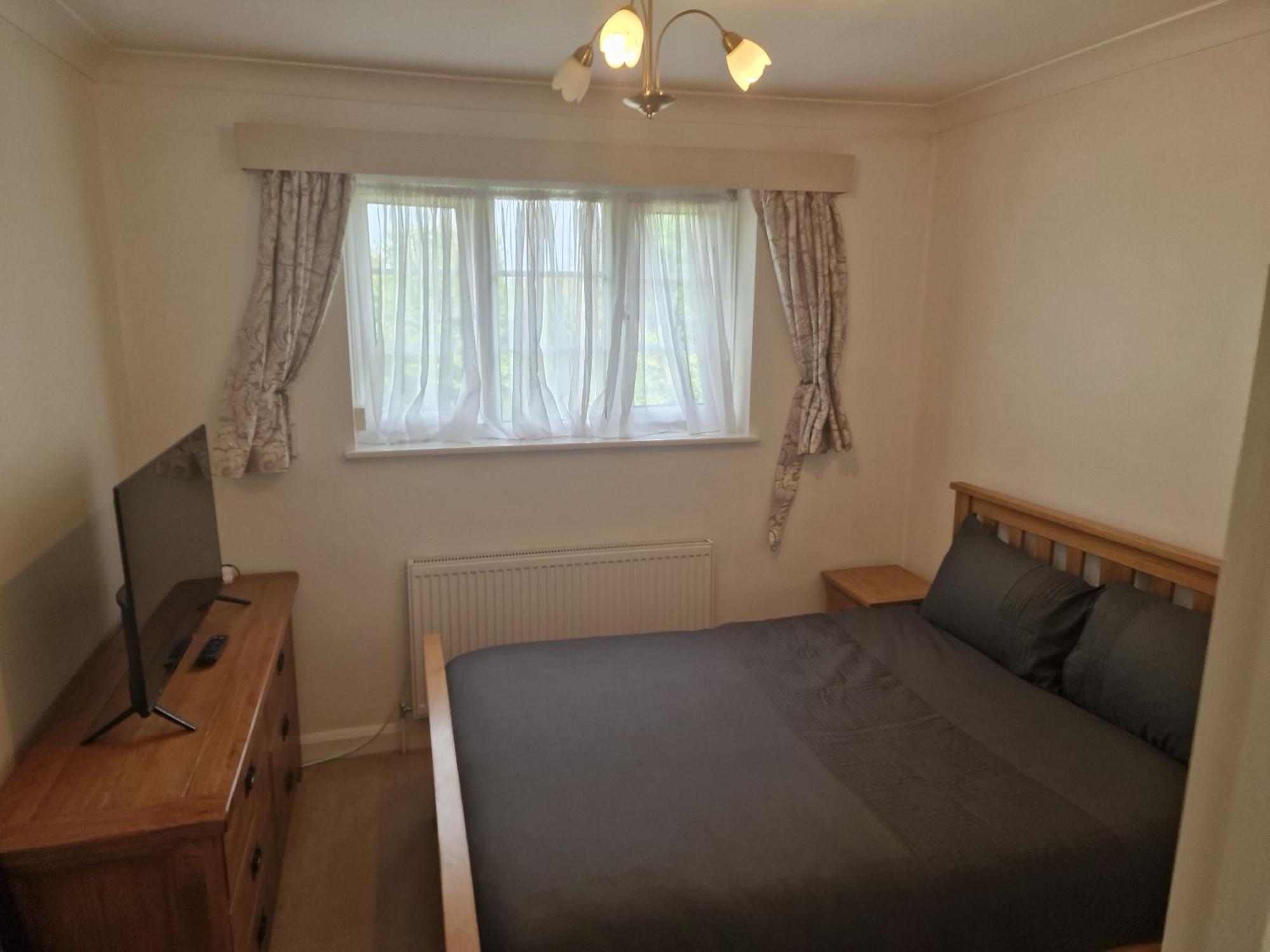 D Elmdon Homestay Shared 4 Bedrooms เบอร์มิงแฮม ภายนอก รูปภาพ