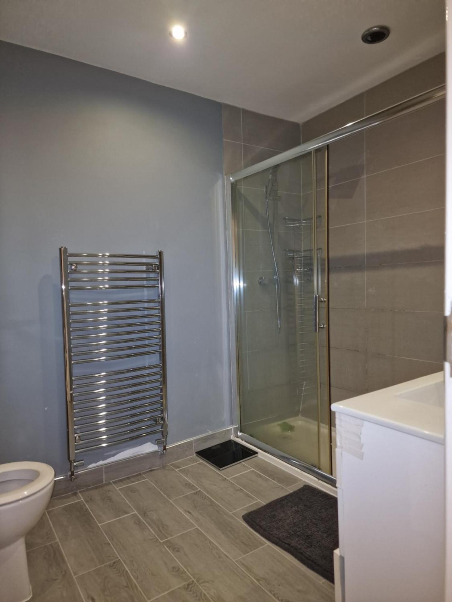 D Elmdon Homestay Shared 4 Bedrooms เบอร์มิงแฮม ภายนอก รูปภาพ