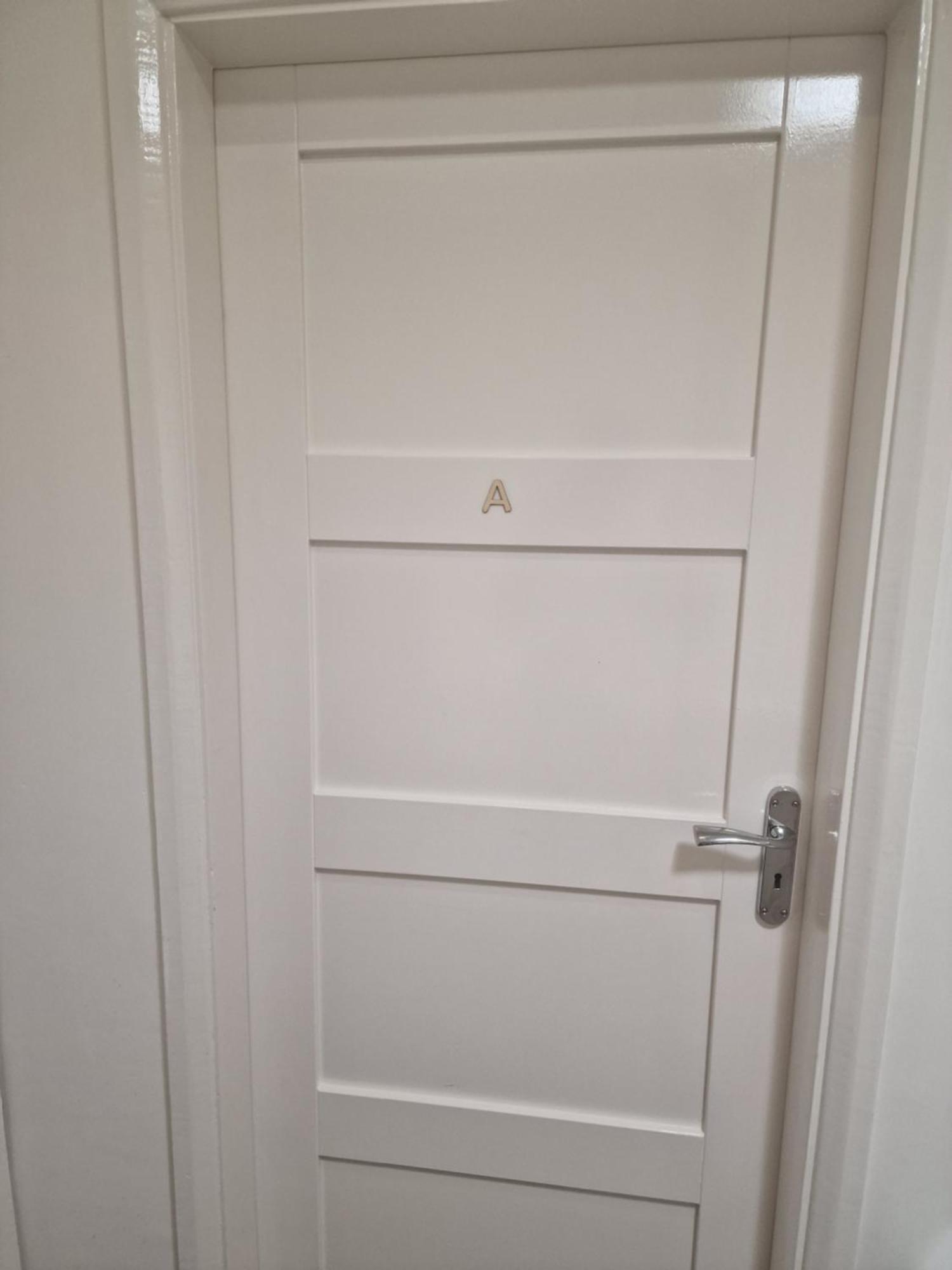 D Elmdon Homestay Shared 4 Bedrooms เบอร์มิงแฮม ภายนอก รูปภาพ